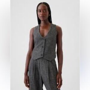 GAP Cropped Charcoal Herringbone Wool-Blend Vest size medium